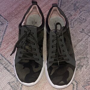 Clarks Camo Women's Sneakers